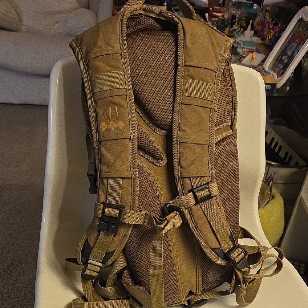 Geigerrig RIG 700 Tactical Hydration Backpack - Tan - Picture 5 of 17